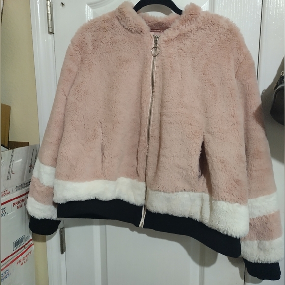 cali 1850 Jackets & Blazers - Cali 1850 3x Pink, black and white soft bomber jacket, zips and has pockets